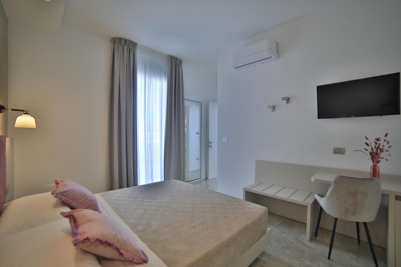 Calaluna Rooms Порто-Чезарео Екстер'єр фото